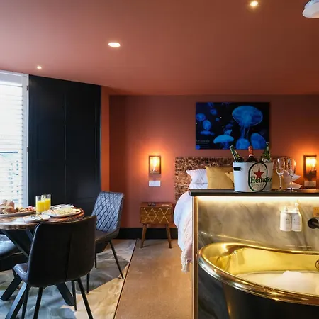 Konukevi Craig Walk 3*